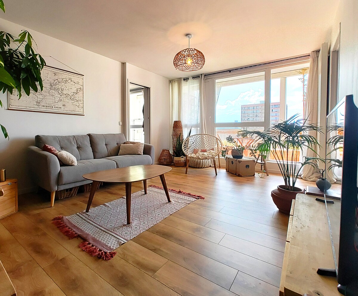Beautiful view of Cozy Apartments For Rent With Views Of The Forest