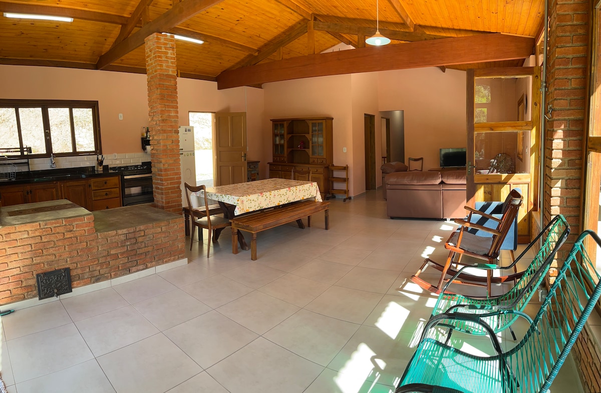 Imóvel de sucesso: Beautiful Ranch with Heated Pool and Lake em Atibaia