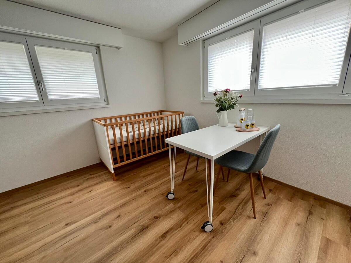Successful Airbnb property: Cozy studio with seating in Uri