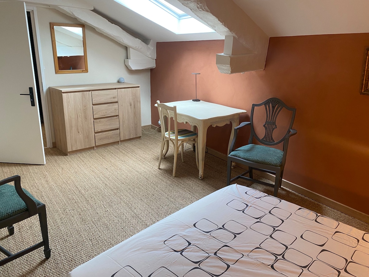 საძინებელი 1