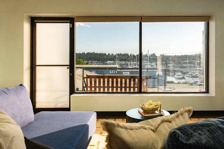 The Ballard Loft|Sleeps 8 |Steps to Shops & Dining gallery image 5