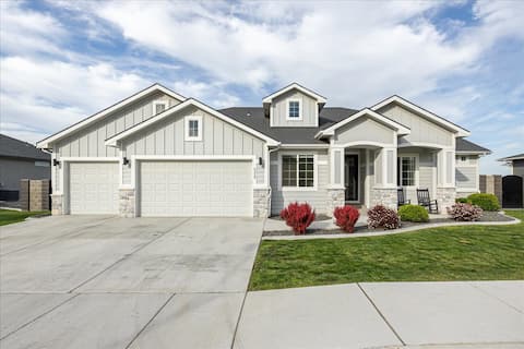 Large 6BR Retreat~ Perfect Layout for Large Groups