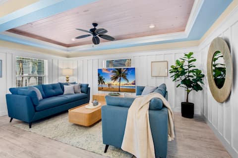 Top Airbnb: Birdsong-Steps to Bean Point Beach Heated Pool! in Anna Maria