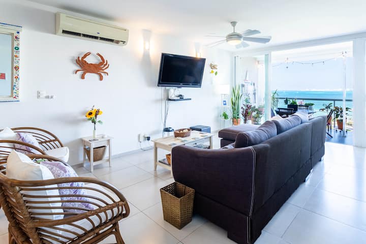 Cancún Beach Apt · Vista Al Mar, Wifi, A/c - Cancún