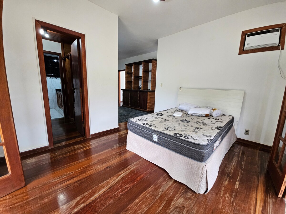 საძინებელი 4