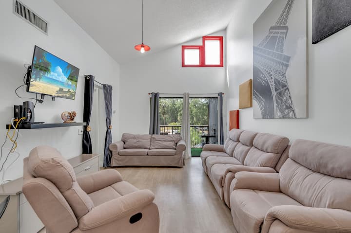 Cozy Golf Condo | 3 Pools, Gym, 15min To Airport - Orlando International Airport (MCO)