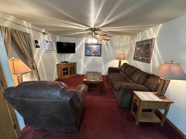 Perch Cabin - Dj's Resort - Yankton, SD