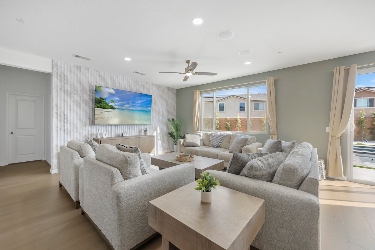 Top performing Airbnb: 9-HoleGolf Arcade Heated SwimUpBar Geyser Bsktball in Coachella