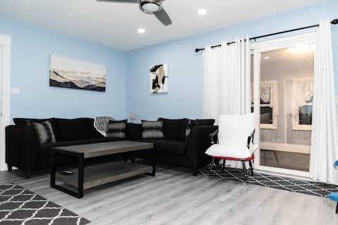 Successful Airbnb property: Comfy & Cozy 3 bedroom-1 bath Upper in Buffalo