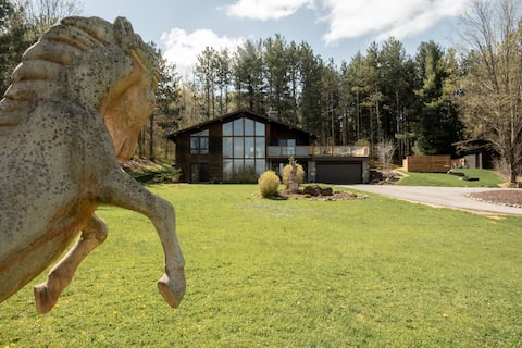 Hockley Valley - Jazzy Pines - 4 BR with Pool