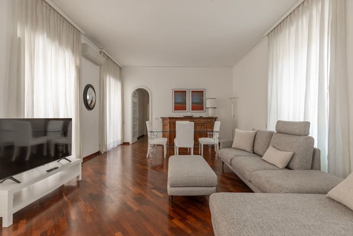 La Dolce Vita – Elegante rifugio nel cuore di Roma