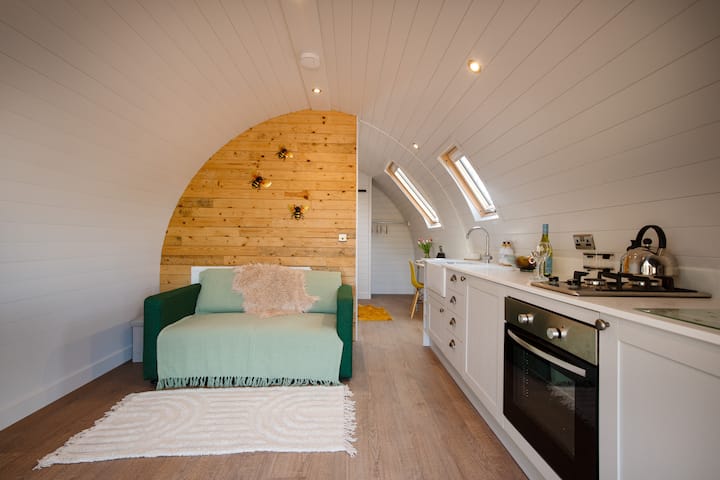 Birch Bank - Luxury Lakeside Lodge With Hot Tub. - Retford