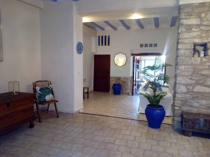 Влезете во Salón Casa Albero
