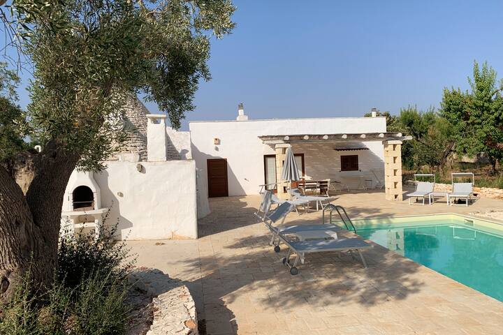 Trulli delle Mandorle | peaceful trulli with pool