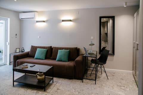Top Airbnb: Jungle Bloom Relaxation Studio in Gradski Kotar Visoka