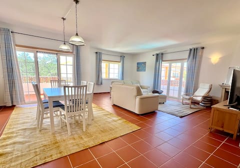 Popular Airbnb listing: Apt T3 - Golf & Surf Praia Del Rei in Amoreira