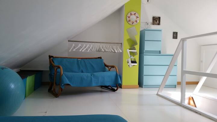 Quarto duplo no 3º andar, sob o telhado.