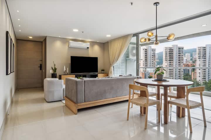 Luxury 3 Suite Resort Apt | Wifi A/c + Maid´s Room - Medellín