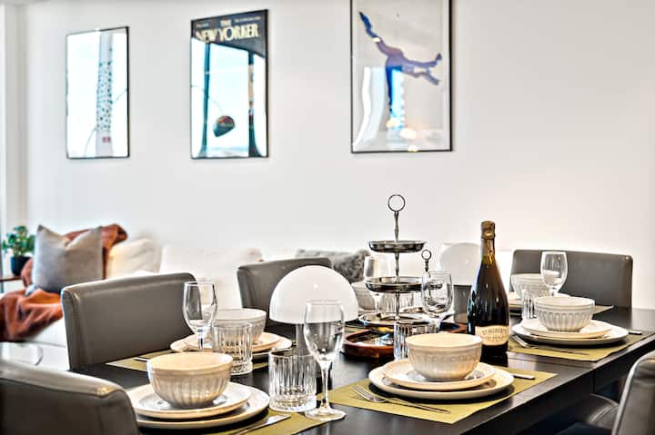 Dining area image 2