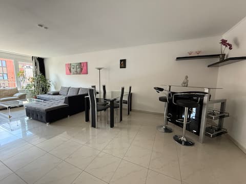 Top Airbnb: Stylish apartment in Neuss / Düsseldorf Fair in Neuss