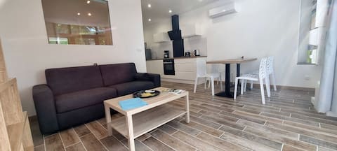 Air-conditioned 2-room apartment 40 m 2