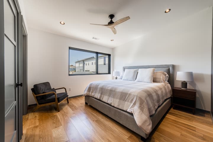 2. spavaća soba s bračnim krevetom na 2. katu 