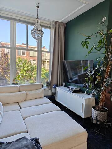 Historic 189m2 house, 25 m2 terrace, super central gallery image 4