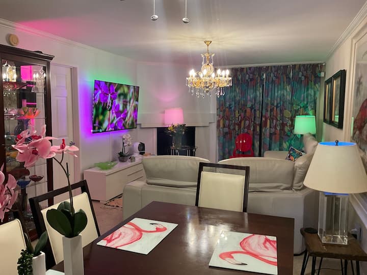 Furnished Condo With Great Location! - Calabasas, CA