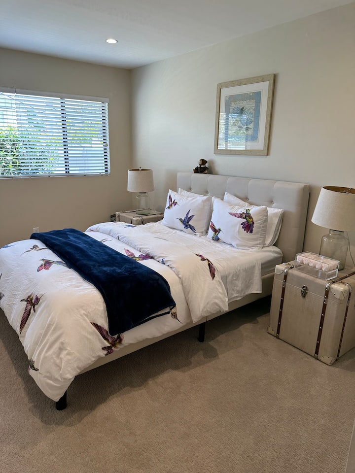 Cdm Coastal Living - Costa Mesa, CA
