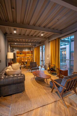 Pandora | PH 8BR Large Groups gallery image 3