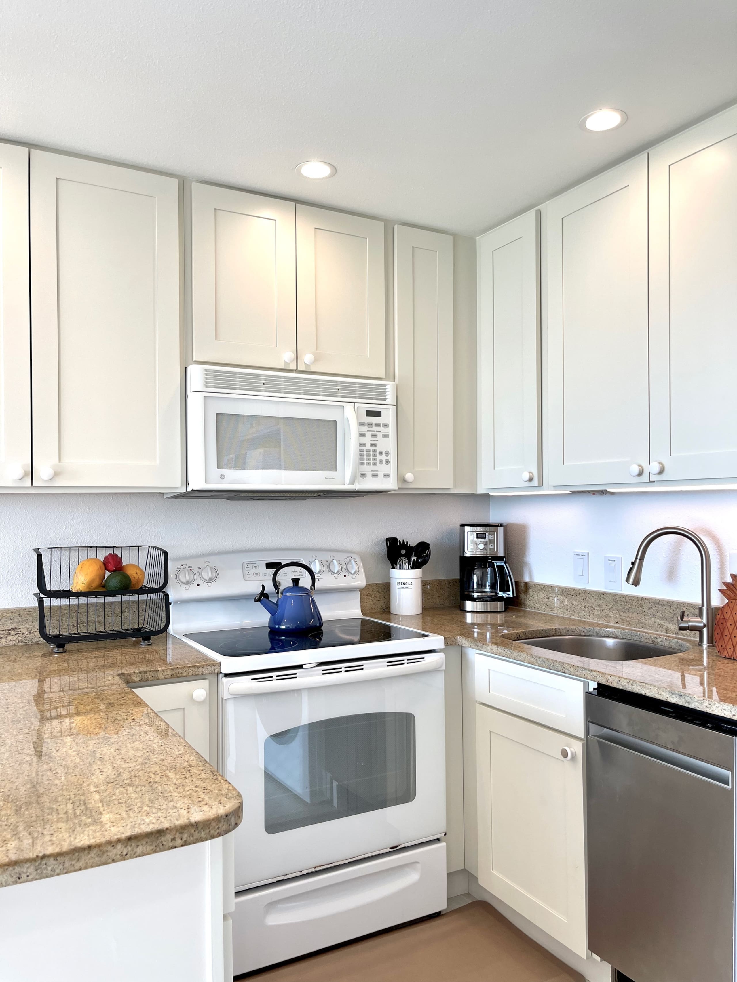 Unique Oceanfront Condo with Gorgeous Views - Image 2