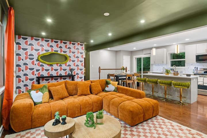 Elegant 5br Home | Sleeps 14 | Minutes From Dc - Oxon Hill, MD