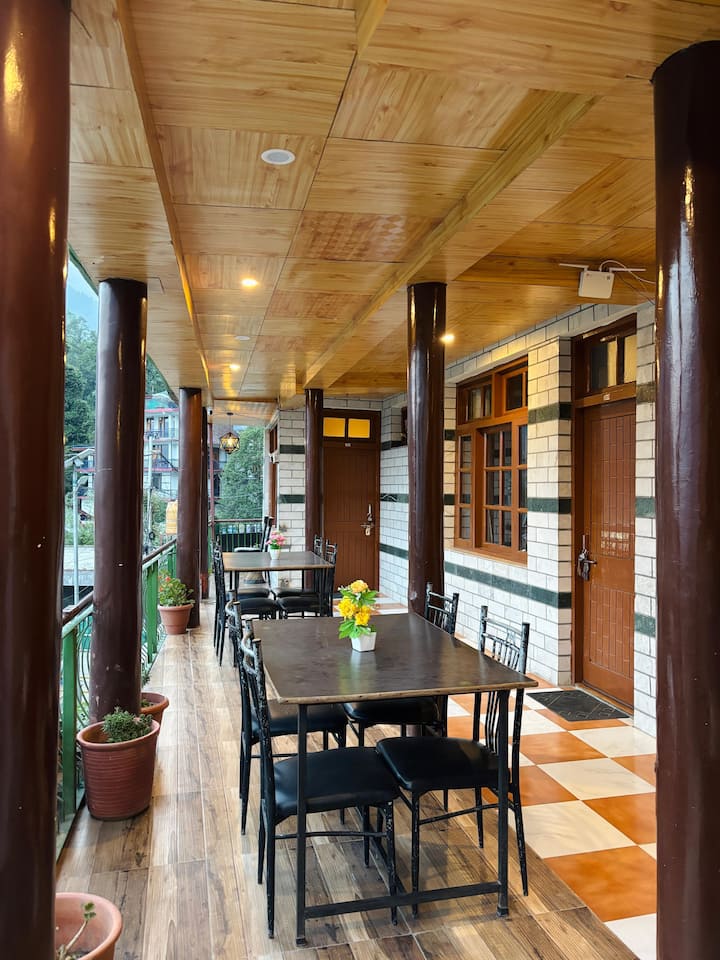 Superior Room With Valley View At Manali - 마날리