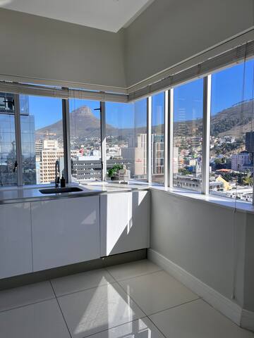 Stylish 2 Bedroom Apartment City Centre gallery image 3