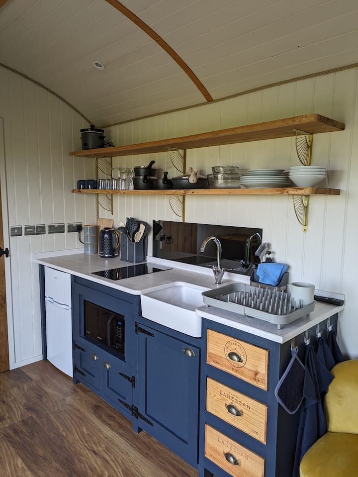 Little Acorn Shepherd's Hut - Frome