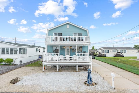 Bay View Escape at Shawcrest Marina - Sleeps 20