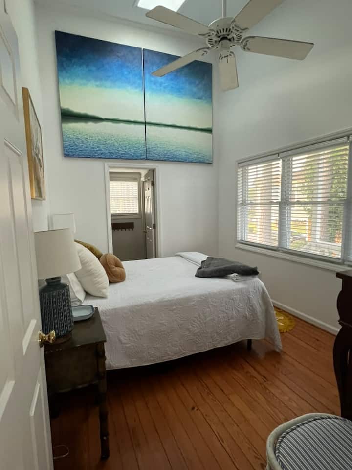 Dormitorio principal con baño privado
