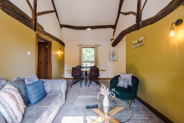 Peaceful 2 Bedroom With Hot Tub & Free Parking - Dolgellau