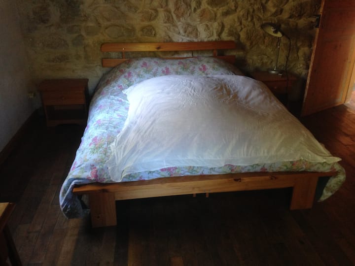 втора спалня на приземния етаж, легло 140 см