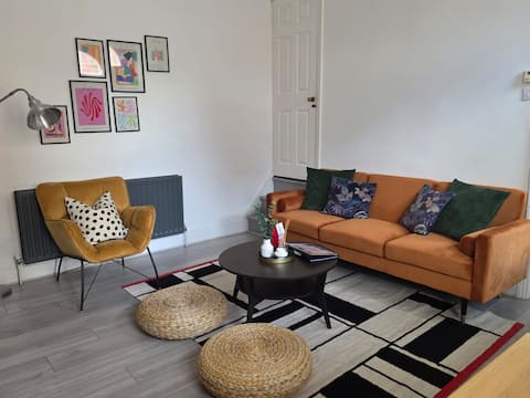 Top Airbnb: Bright & Cosy 2 bed House - Free parking in Headingley & Hyde Park
