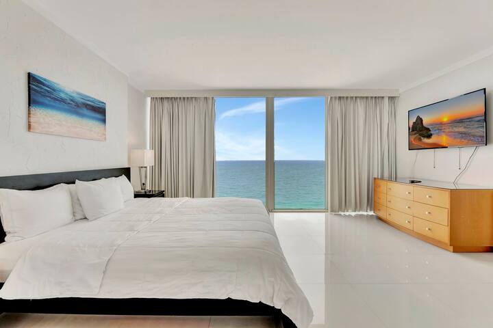 Ocean Front 2-bedroom Suite gallery image 4