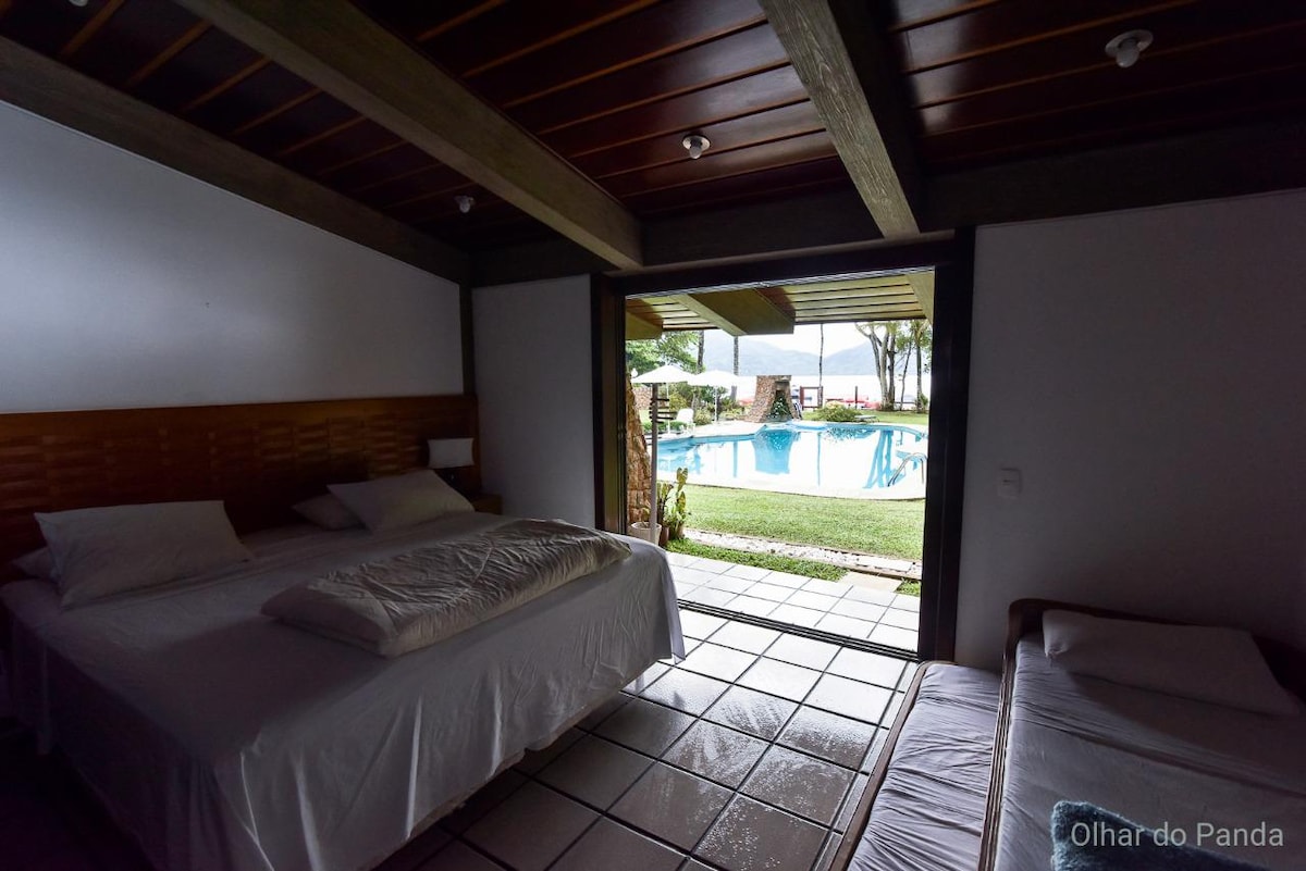 Ground floor suite on the south side (3/5)