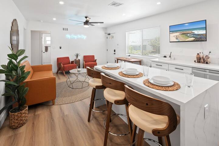 EPIC Sunsets | 1 mile to Ocean Beach | Hot Tub gallery image 5