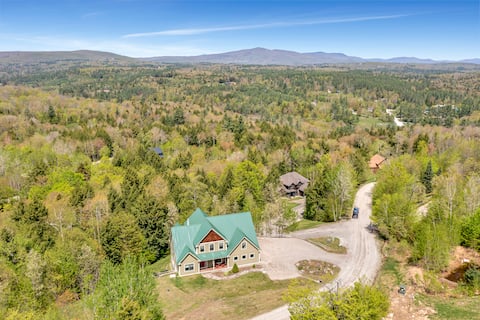 Stratton; 4 min! Luxury-Shuttle-King Beds-Hot Tub