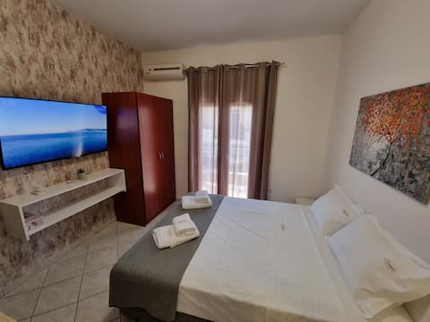 STUDIO PARTIAL SEA VIEW 12