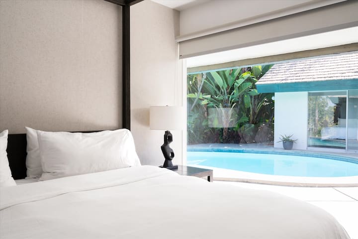 Classic MidCentury Modern +Pool in the Heart of LA gallery image 4