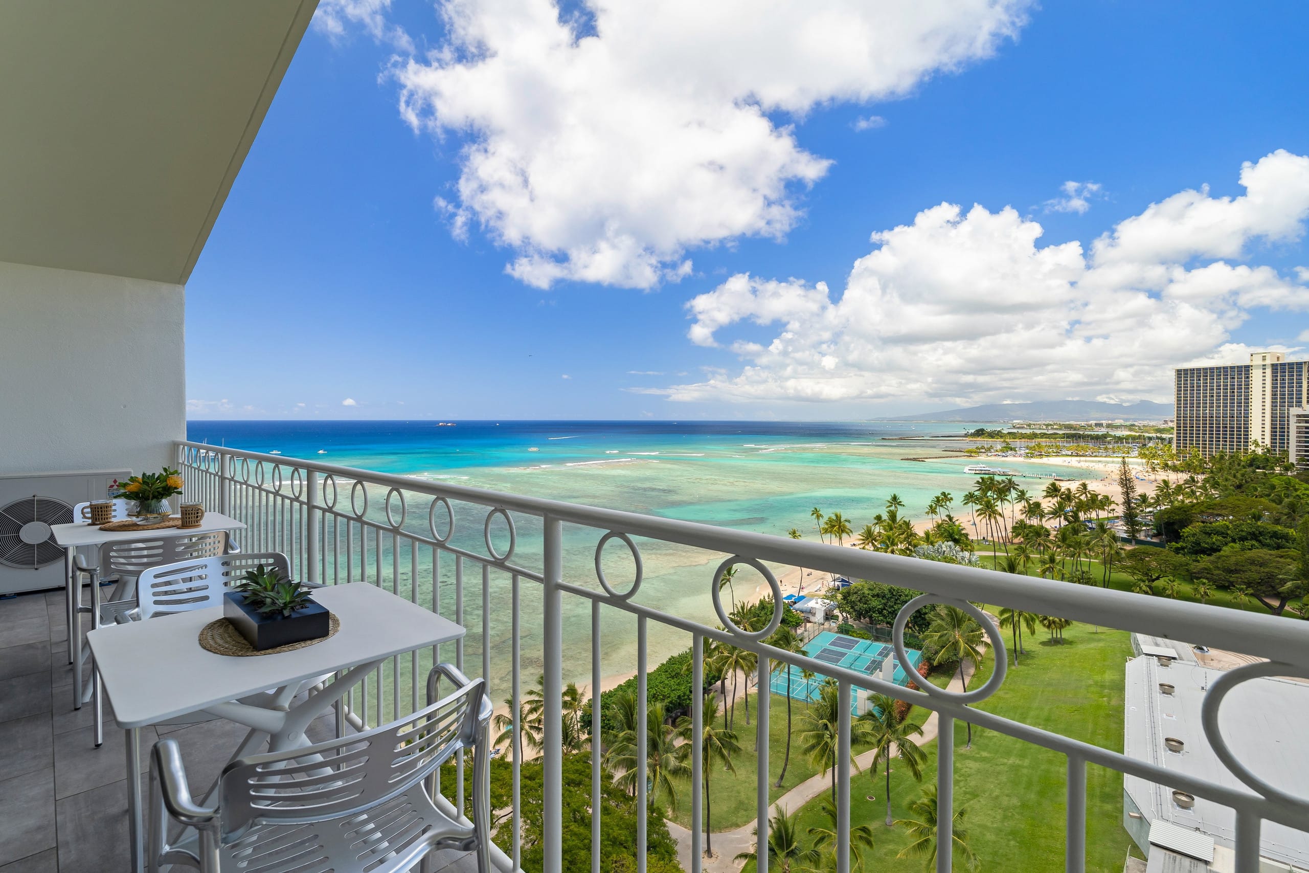 Condo in Honolulu · ★5.0 · 1 bedroom · 2 beds · 2 private baths - Image 19