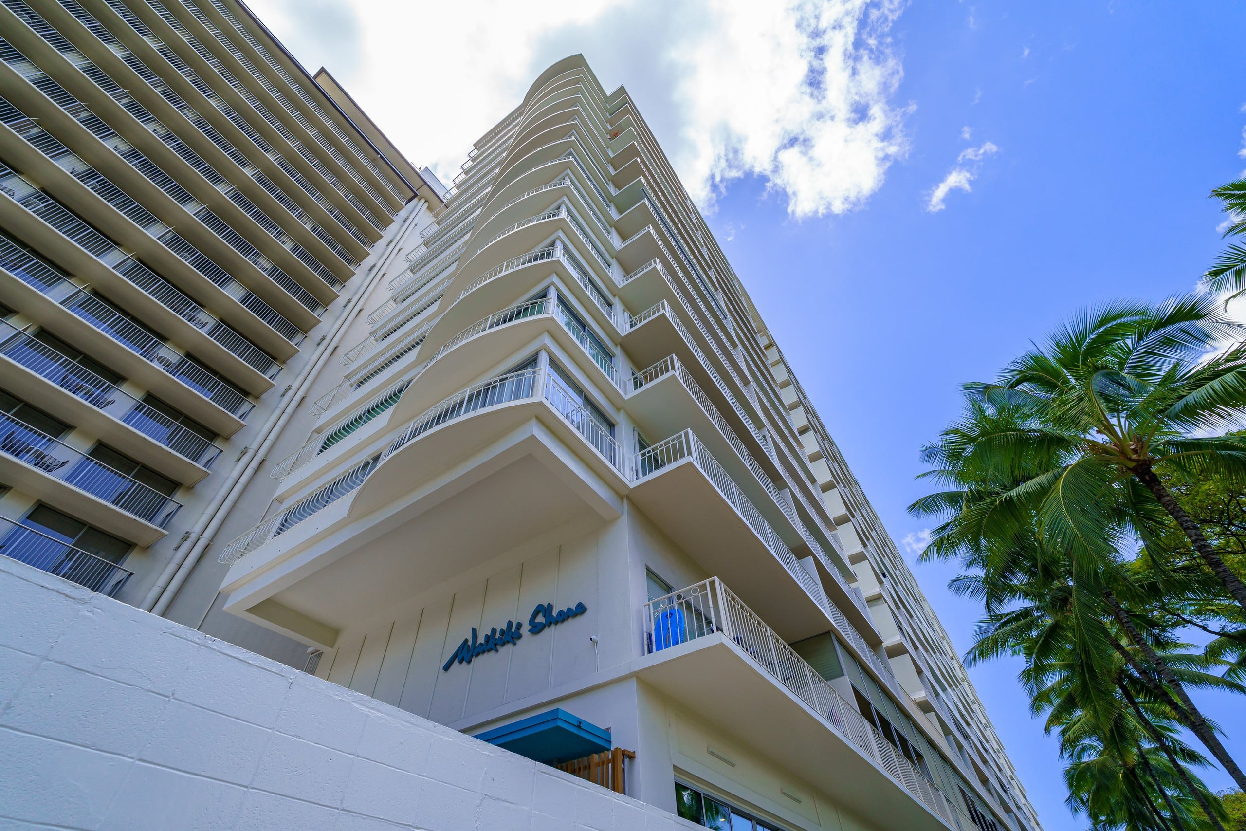 Condo in Honolulu · ★5.0 · 1 bedroom · 2 beds · 2 private baths - Image 25