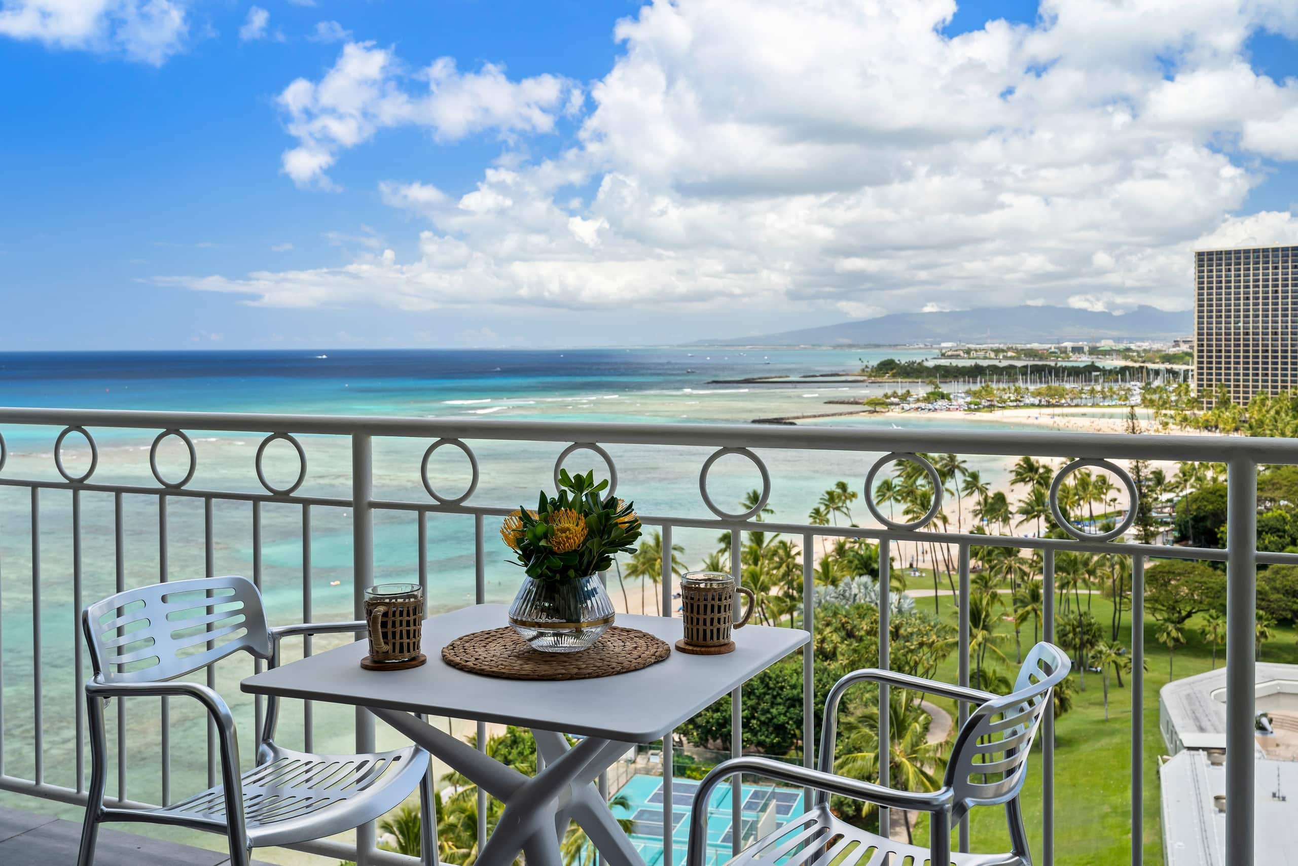 Condo in Honolulu · ★5.0 · 1 bedroom · 2 beds · 2 private baths - Image 18