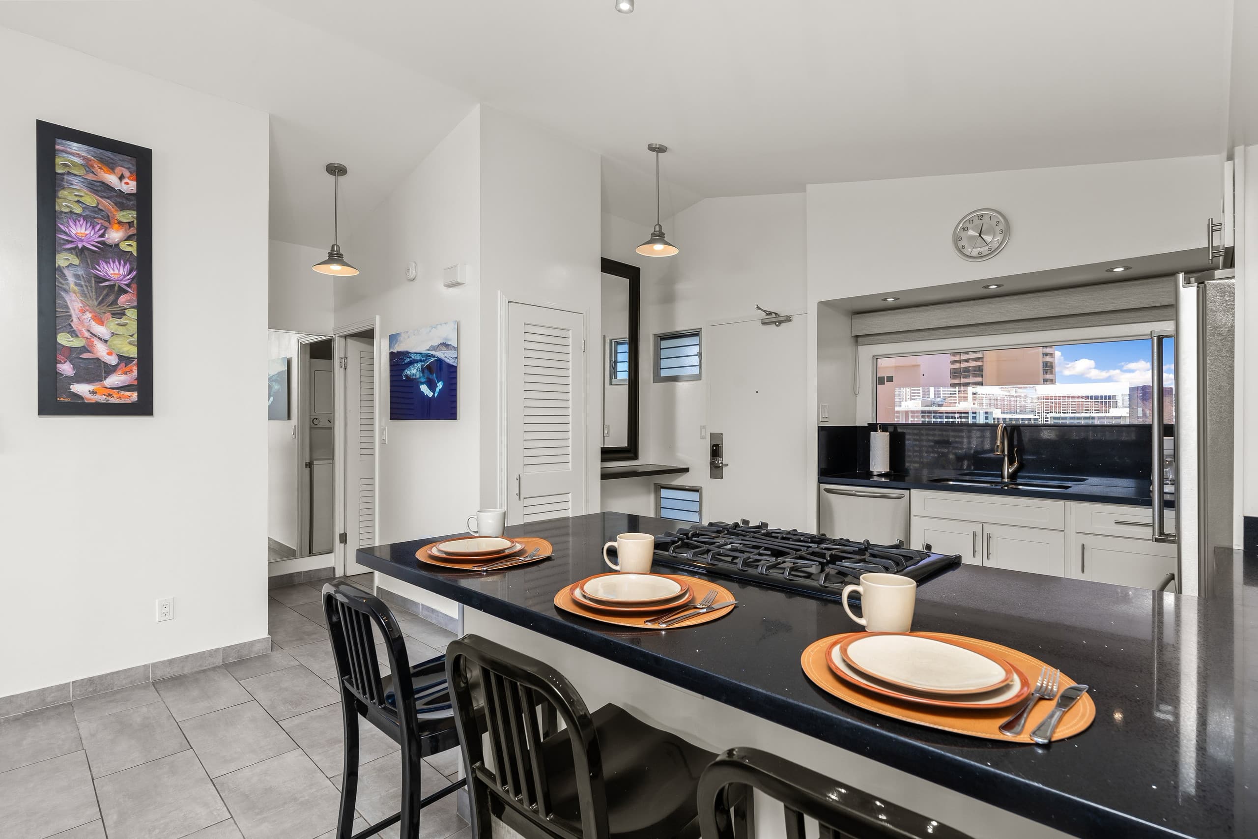 Condo in Honolulu · ★5.0 · 1 bedroom · 2 beds · 2 private baths - Image 11